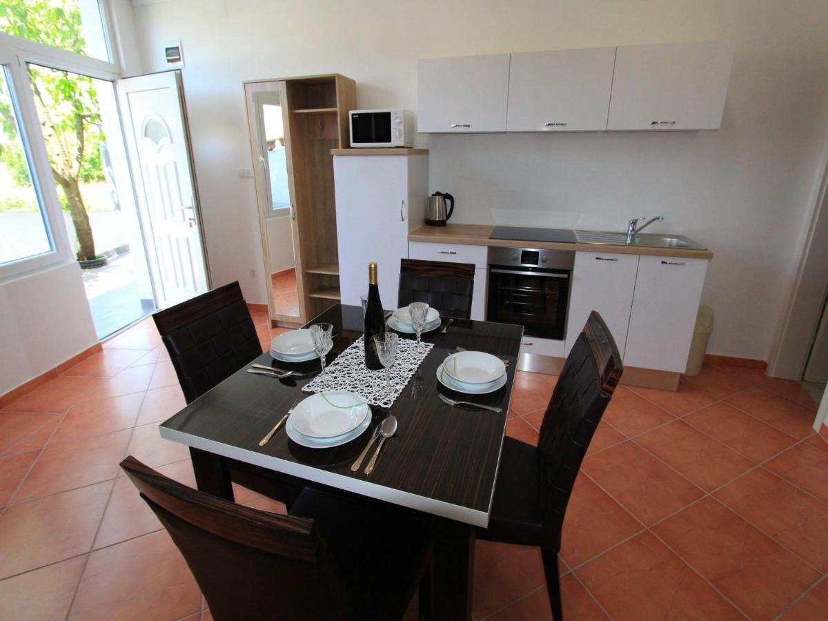 Apartments Nero Novi Vinodolski Eksteriør bilde