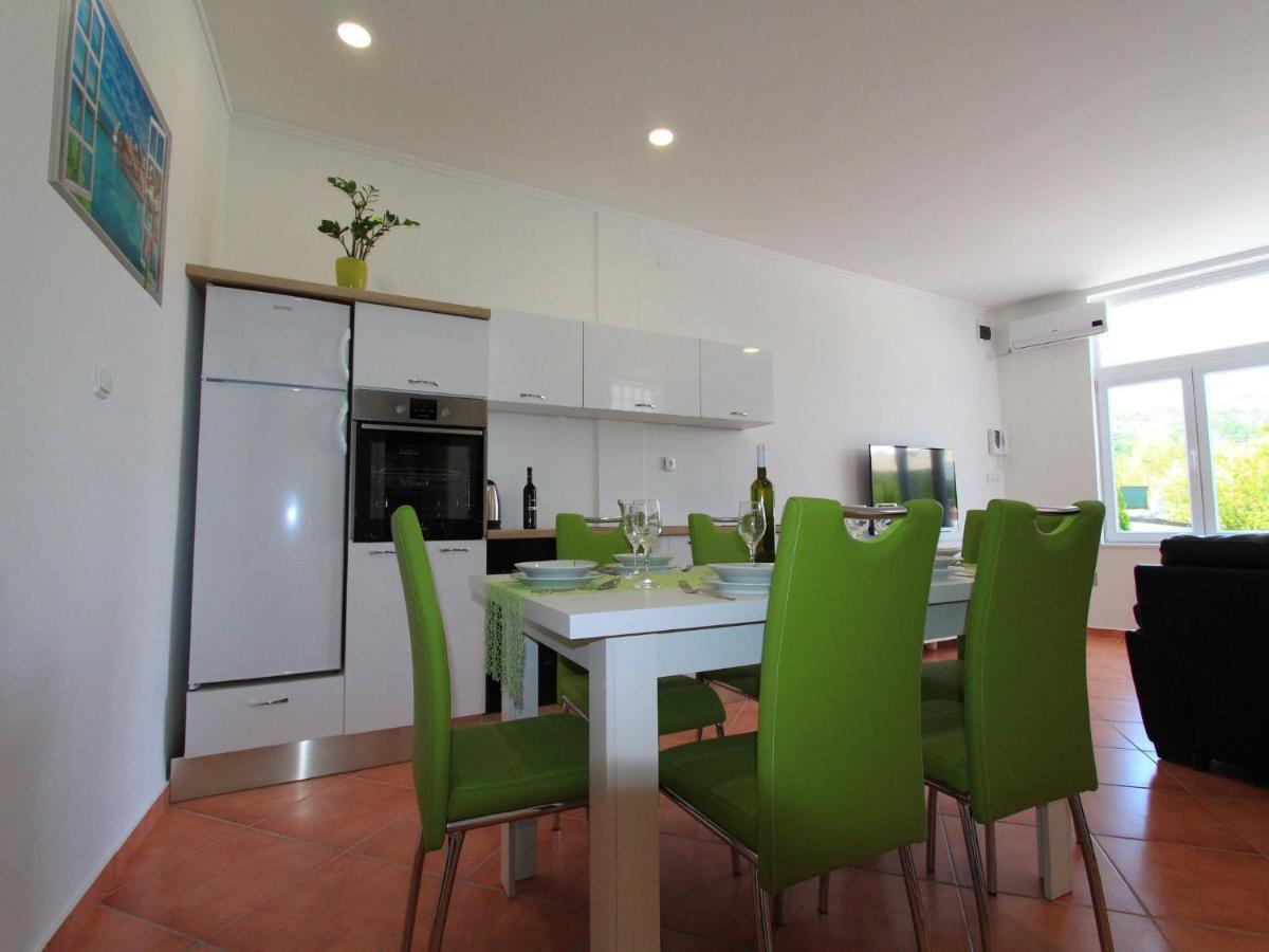 Apartments Nero Novi Vinodolski Eksteriør bilde