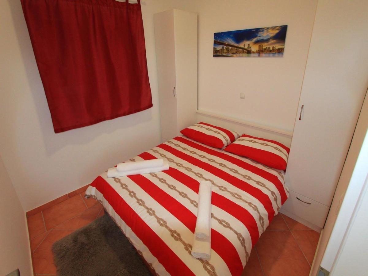 Apartments Nero Novi Vinodolski Eksteriør bilde