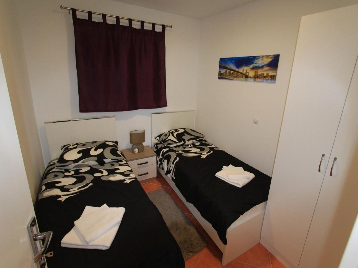Apartments Nero Novi Vinodolski Eksteriør bilde