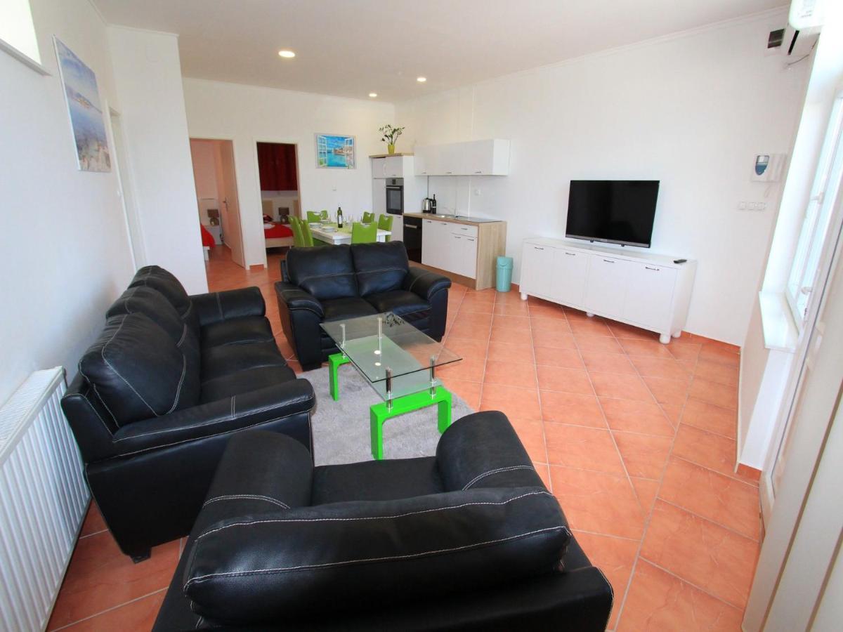 Apartments Nero Novi Vinodolski Eksteriør bilde